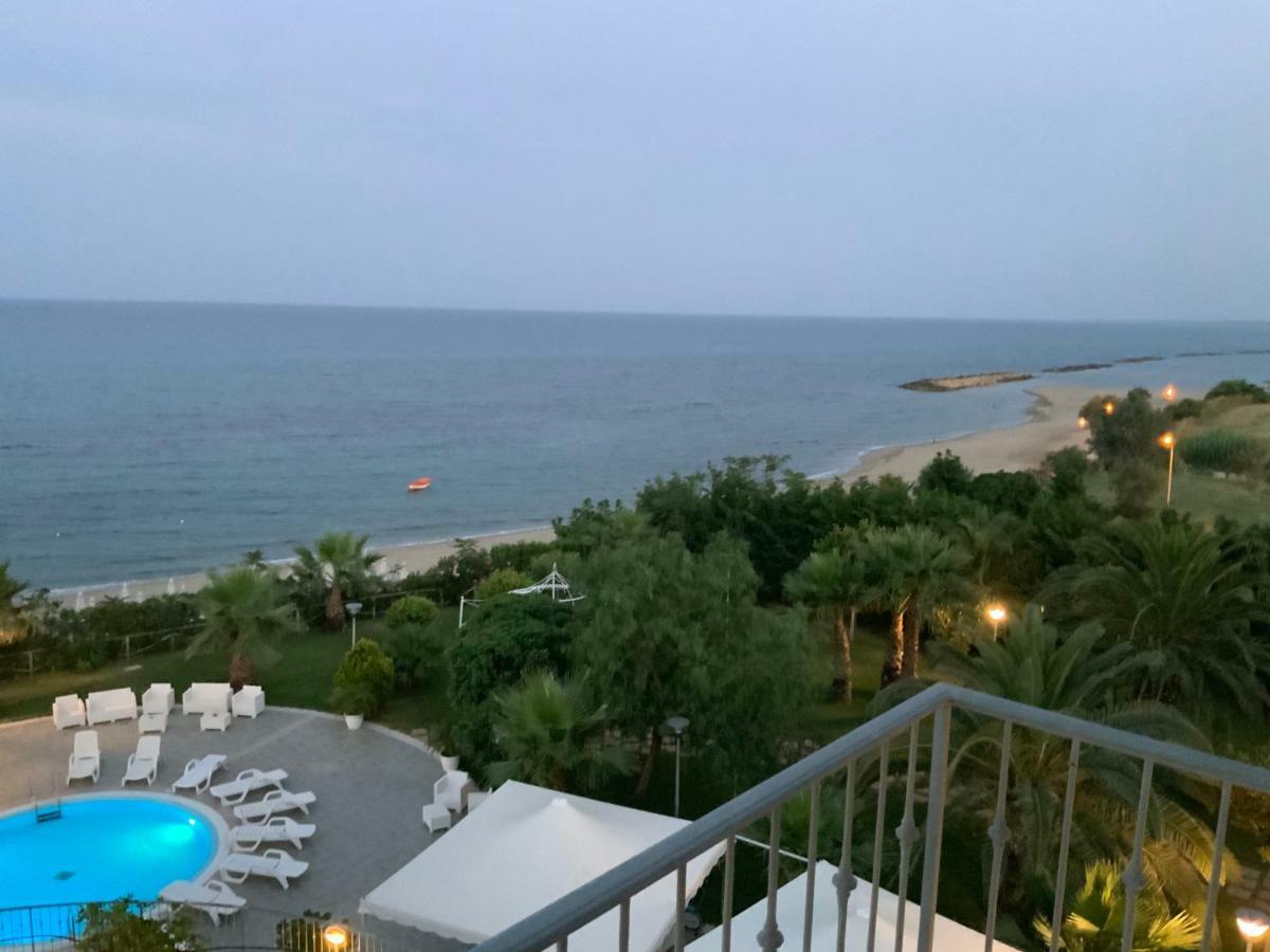 Grand Hotel Balestrieri Torre Melissa Exterior foto