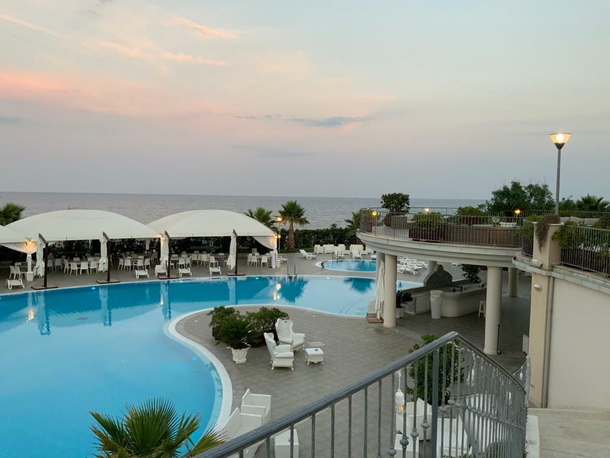 Grand Hotel Balestrieri Torre Melissa Exterior foto